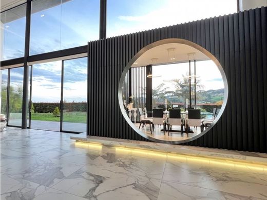 호화 저택 / 메데인, Medellín