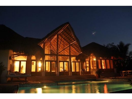 Chalet a Ayapel, Departamento de Córdoba