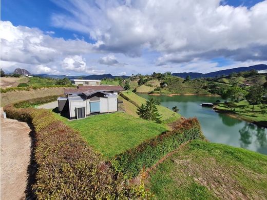 Country House in El Peñol, Yarumal