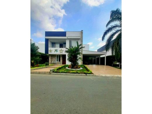 Köy evi Cali, Departamento del Valle del Cauca