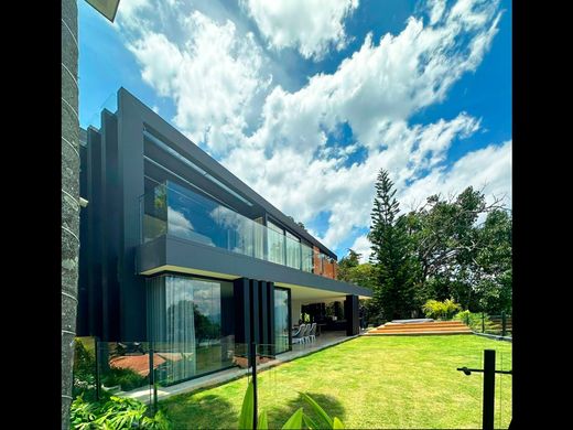 호화 저택 / 메데인, Medellín