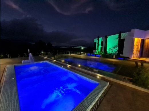 Casa de lujo en Retiro, Departamento de Antioquia