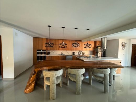 Πολυτελή κατοικία σε Μεδεγίν, Medellín