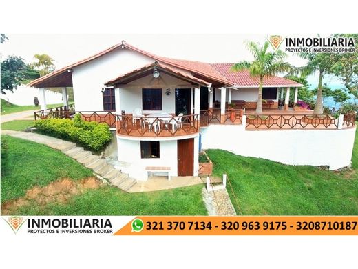 ‏בתים כפריים או חוות ב  Charalá, Departamento de Santander