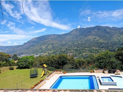 منزل ريفي ﻓﻲ Copacabana, Departamento de Antioquia