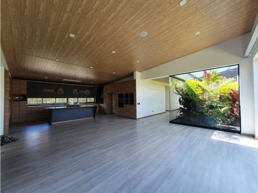 郊区住宅  Rionegro, Departamento de Antioquia