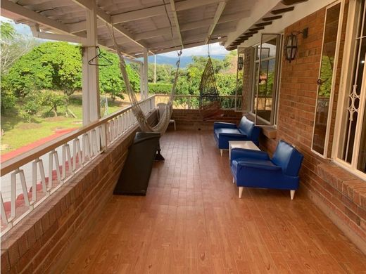 Farmhouse in Chinauta, Tibacuy