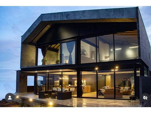 Πολυτελή κατοικία σε Envigado, Departamento de Antioquia