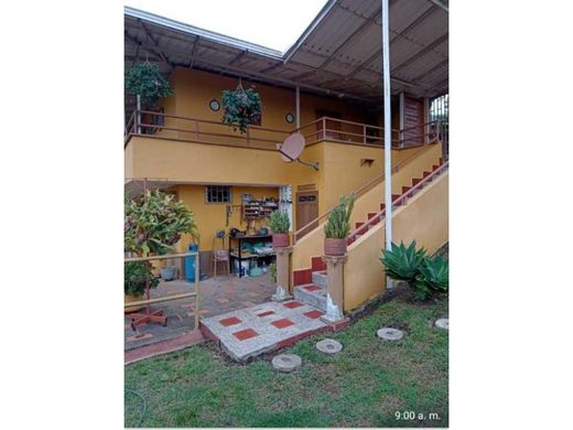 Quinta rústica - Guarne, Departamento de Antioquia