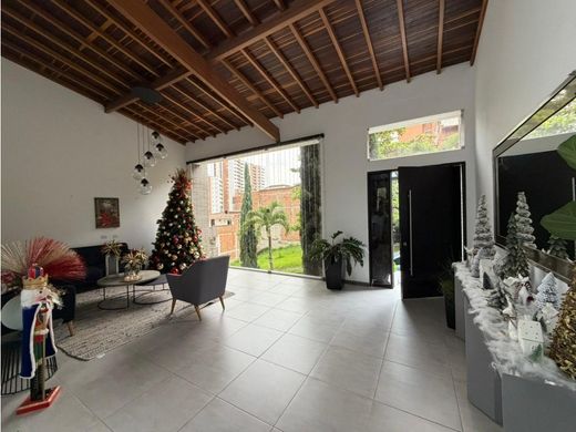 호화 저택 / Sabaneta, La Estrella