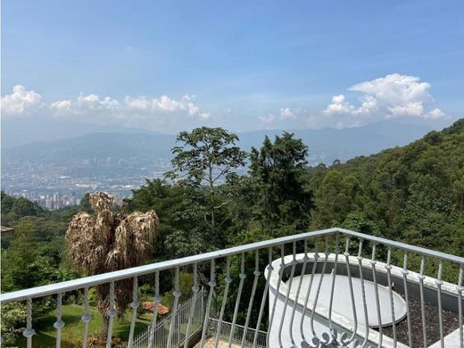 منزل ريفي ﻓﻲ Medellín, Departamento de Antioquia