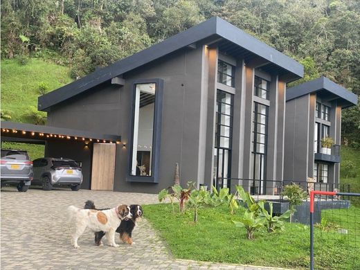 郊区住宅  Envigado, Departamento de Antioquia