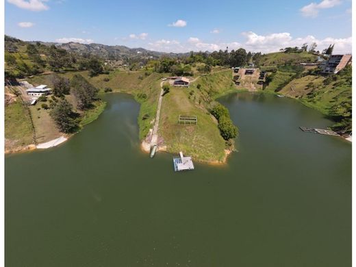 Grundstück in El Peñol, Yarumal