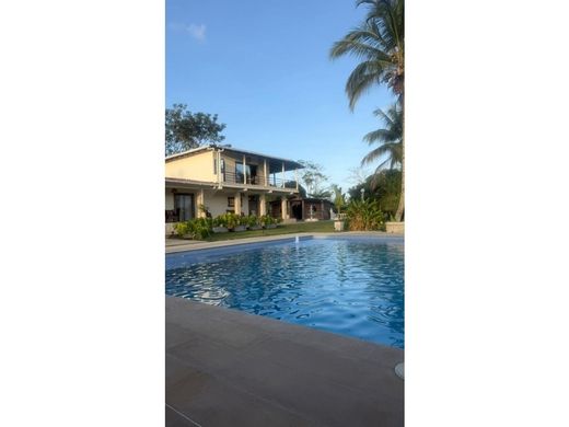 Сельский Дом, Maceo, Departamento de Antioquia