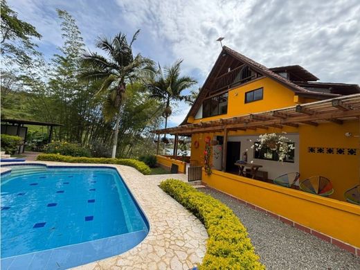 Köy evi Rionegro, Departamento de Antioquia