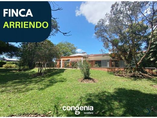 ﻣﻨﺰﻝ ﺭﻳﻔﻲ/ ﺑﻴﺖ ﻤﺰﺭﻋﺔ ﻓﻲ Rionegro, Departamento de Antioquia