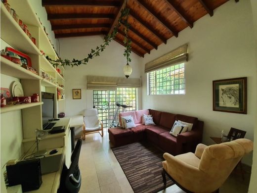 منزل ريفي ﻓﻲ Envigado, Departamento de Antioquia