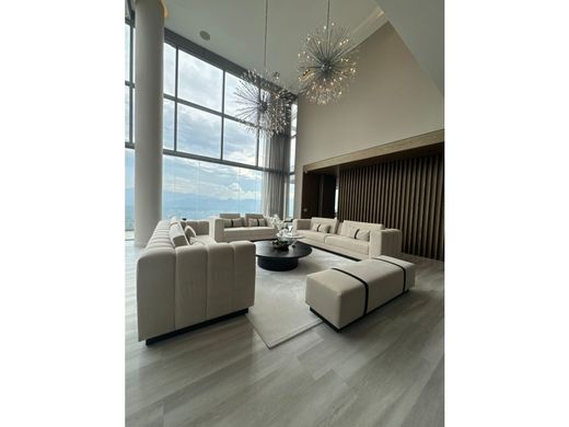 Πολυτελή κατοικία σε Μεδεγίν, Medellín