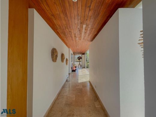 Luxe woning in El Peñol, Yarumal