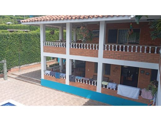 컨트리하우스 / Montenegro, Quindío Department