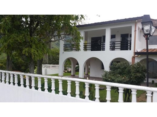 Quinta rústica - Medellín, Departamento de Antioquia