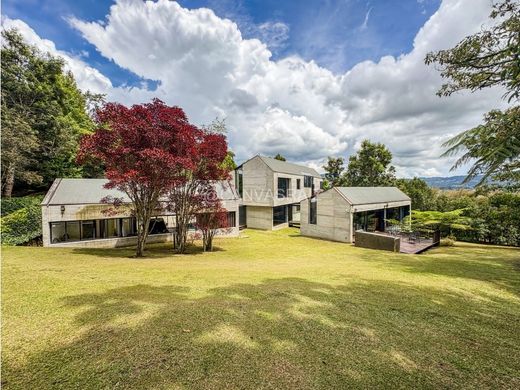 컨트리하우스 / La Ceja, Departamento de Antioquia