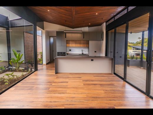 Πολυτελή κατοικία σε Envigado, Departamento de Antioquia