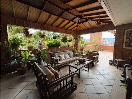 Apartment / Etagenwohnung in Medellín, Departamento de Antioquia