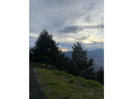 Участок, Медельин, Medellín