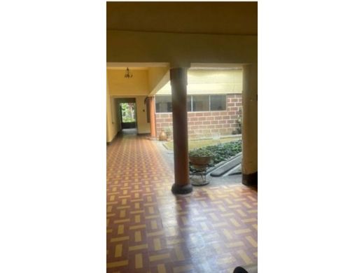 Terreno a Medellín, Departamento de Antioquia