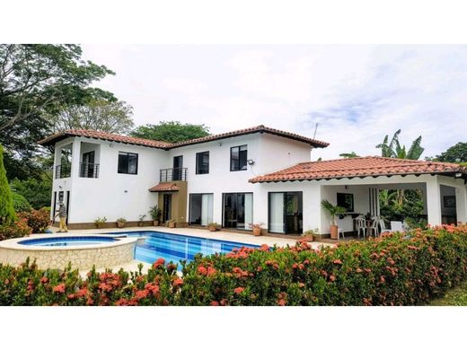 Luxury home in Sopetrán, Liborina