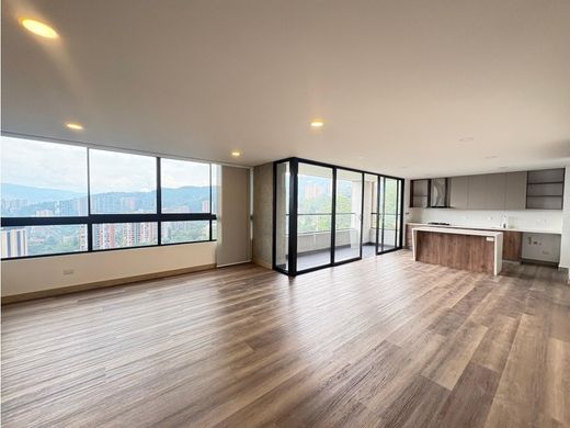 Apartment / Etagenwohnung in Medellín, Departamento de Antioquia