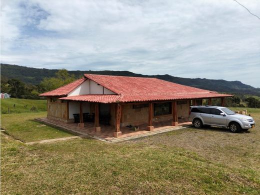 Cortijo o casa de campo en Moniquirá, Departamento de Boyacá