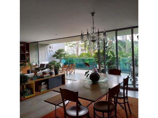 Apartment / Etagenwohnung in Medellín, Departamento de Antioquia