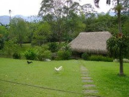Cortijo o casa de campo en Girardota, Departamento de Antioquia