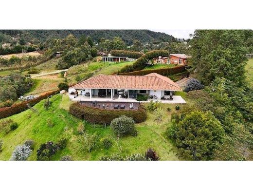 컨트리하우스 / Envigado, Departamento de Antioquia