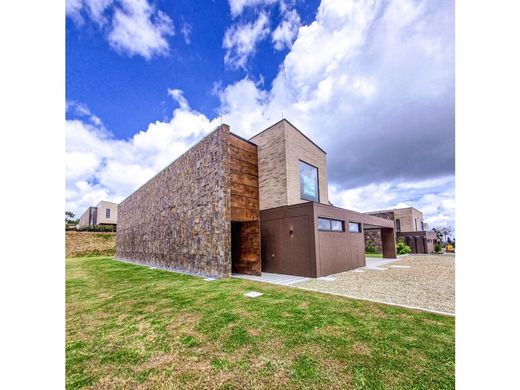 منزل ﻓﻲ Envigado, Departamento de Antioquia