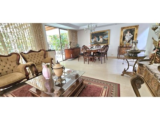 Πολυτελή κατοικία σε Μεδεγίν, Medellín