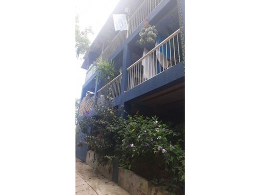 村舍/农舍  San Francisco, Departamento de Cundinamarca