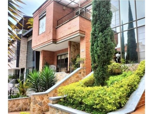 Maison de luxe à Sabaneta, La Estrella