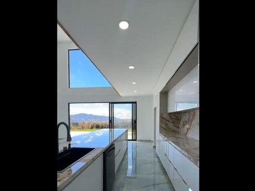 Luksusowy dom w Guarne, Departamento de Antioquia