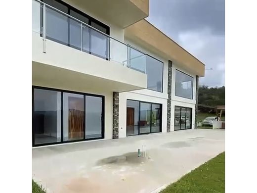 Casa de campo - Guarne, Departamento de Antioquia