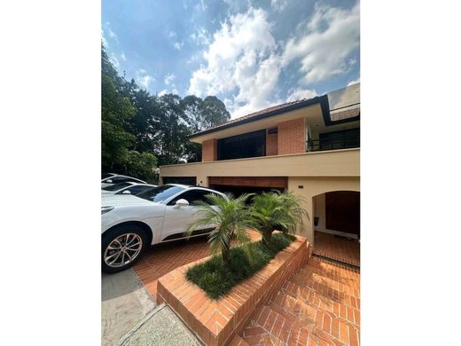 호화 저택 / 메데인, Medellín