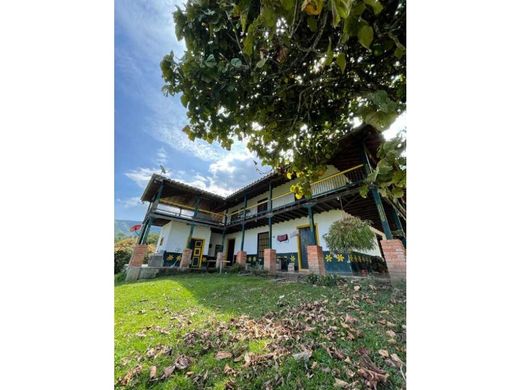 ﻣﻨﺰﻝ ﺭﻳﻔﻲ/ ﺑﻴﺖ ﻤﺰﺭﻋﺔ ﻓﻲ Támesis, Departamento de Antioquia