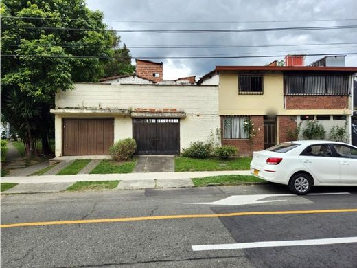 Terreno a Medellín, Departamento de Antioquia