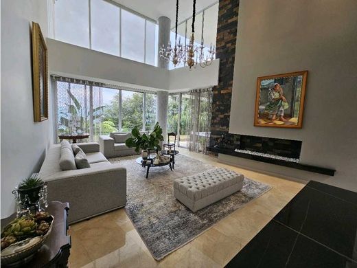 Πολυτελή κατοικία σε Μεδεγίν, Medellín