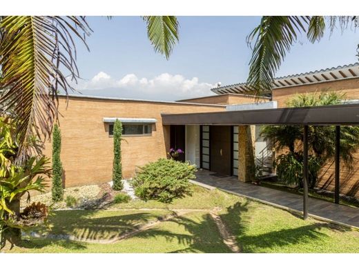 Maison de luxe à Sabaneta, La Estrella