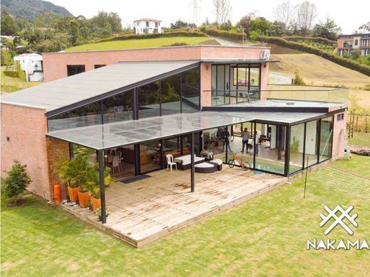 컨트리하우스 / La Ceja, Departamento de Antioquia