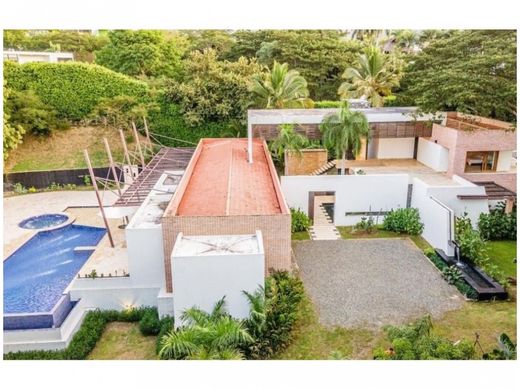 ﻣﻨﺰﻝ ﺭﻳﻔﻲ/ ﺑﻴﺖ ﻤﺰﺭﻋﺔ ﻓﻲ Santa Fe de Antioquia, Santafé de Antioquia