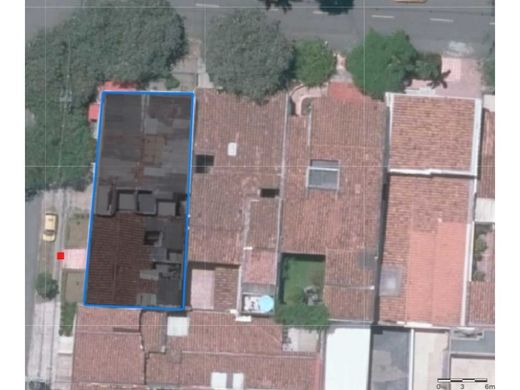 أرض ﻓﻲ ميديلين, Medellín